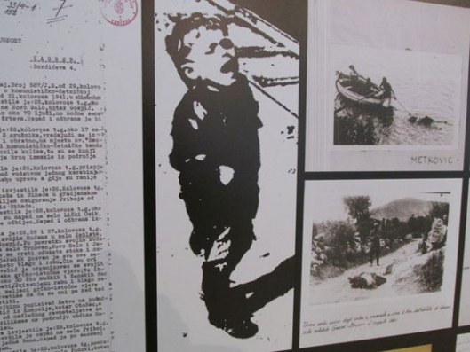 Sećanje na Jadovno, Jasenovac, Kozaru, Sajmište: Detalj sa izložbe na otvorenom u Knez Mihajlovoj ulici u Beogradu
