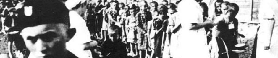 Дјеца из логора Стара Градишка на жељезничкој станици; Загреб, 11. јула 1942. Фото: JUSP Jasenovac/Crol.hr
