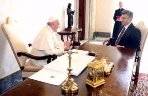 Sastanak premijera Hrvatske sa papom Franjom