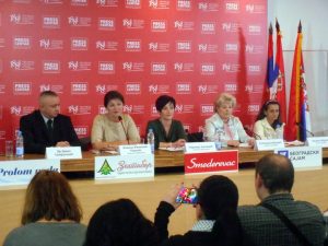 Članice Udruženja silovanih žena i žena žrtava Republike Srpske održale su konferenciju za novinare u pres centru UNS-a u Beogradu.