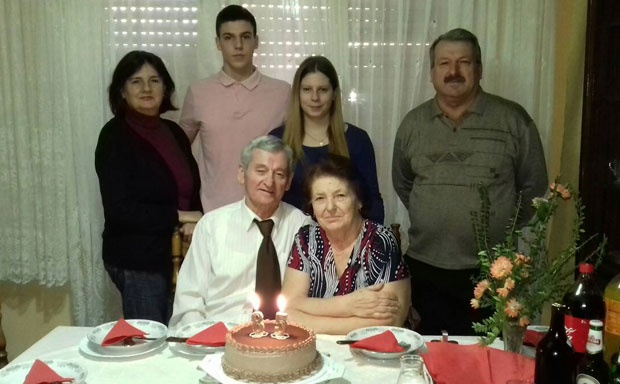 Božo sa suprugom Olgom i porodicom obeležava 85. rođendan