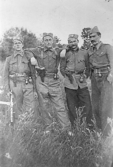 Pripadnici Teslićke brigade Srednjobosanskog korpusa, s leva na desno: Slavko Tomić, Novak Prodić, Simo Miladić i Zdravko Jotić
