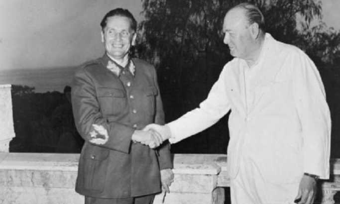 Jospi Broz Tito i Vinston Čerčil 1944 u Napulju u Italiji Foto: