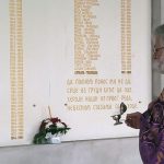 U porti Manastira Svete Petke u Bijeljini danas je parastosom palim borcima i poginulim civilima odbrambeno-otadžbinskog rata, polaganjem vijenaca ispred spomen-ploča na kojima su zlatnim slovima uklesana njihova imena, te kulturno-duhovnim programom obilježeno 22 godine od egzodusa Srba iz Sarajeva.