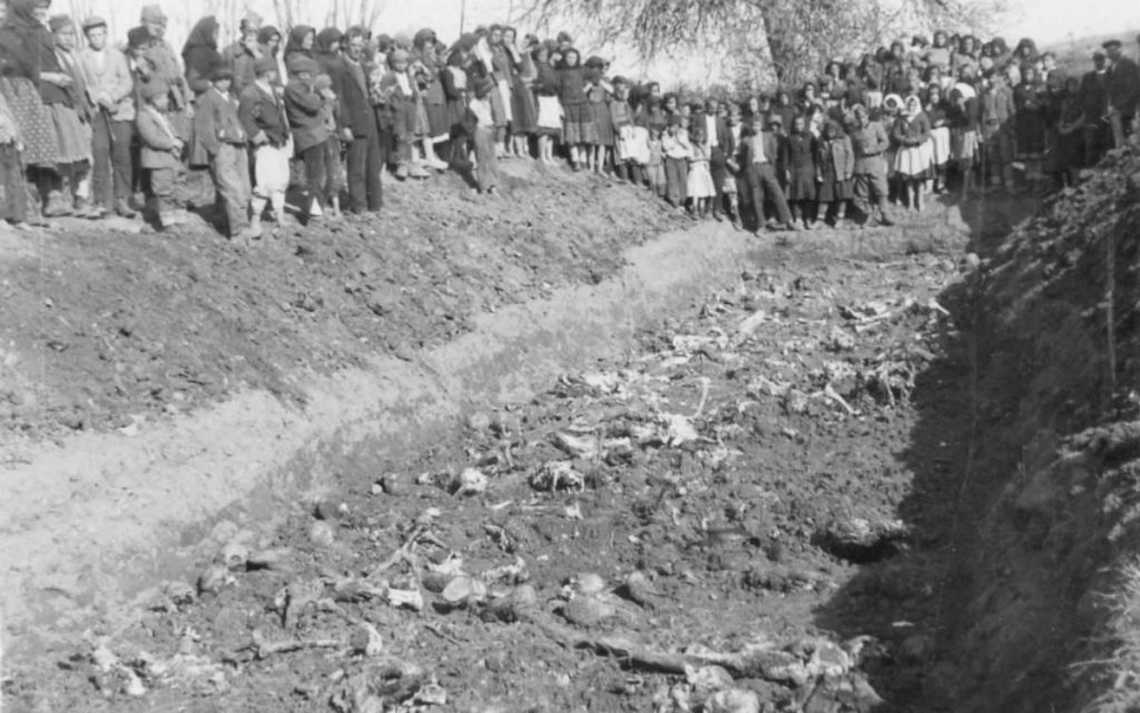 Masovna grobnica žrtava sela Kometnik i Dobrić, ubijenih 1942. u Voćinu