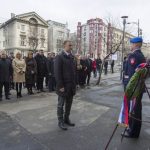 Ministar unutrašnjih poslova Nebojša Stefanović položio je danas vijenac na spomen-ploču pripadnicima MUP-a Srbije u Beogradu, koji su poginuli u NATO bombardovanju 1999. godine.