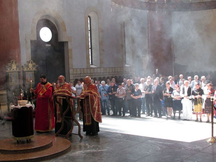 U Crkvi Svetog Marka u Beogradu služen je parastos za 283 Srba ubijenih u vojnoj akciji hrvatskih snaga u zapadnoj Slavoniji "Bljesak" 1995. godine.