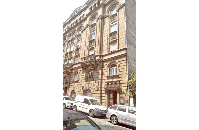 Зграда у Улици кра­ља Пе­тра у Бе­о­гра­ду (Фото Ј. Чалија)