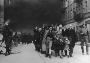 Jevreji u Varšavi 1943. godine/Foto: Getty
